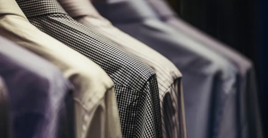 Idealna koszula męska: Przewodnik po zakupach i stylach