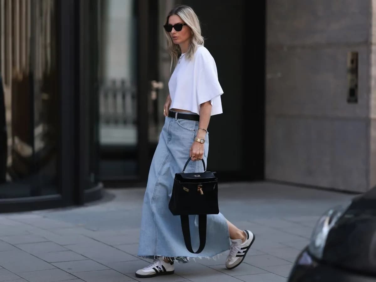 Jaka bluzka do jeansowej spódnicy? Stylowe inspiracje i porady