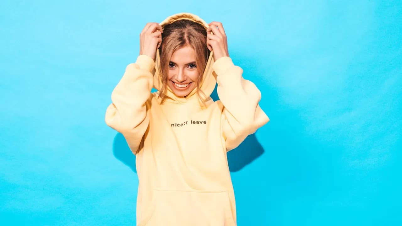 Jak usunąć nadruk z bluzy? Skuteczne metody krok po kroku